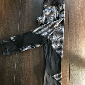 Lululemon mesh running tights size 4